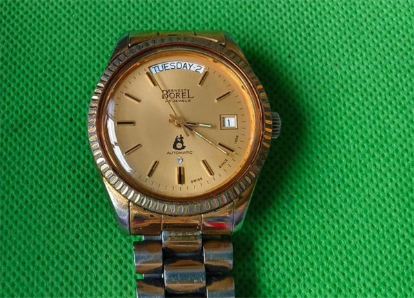 依波路腕表表盘生锈是什么原因(图) 依波路腕表表盘生锈是什么原因(图)