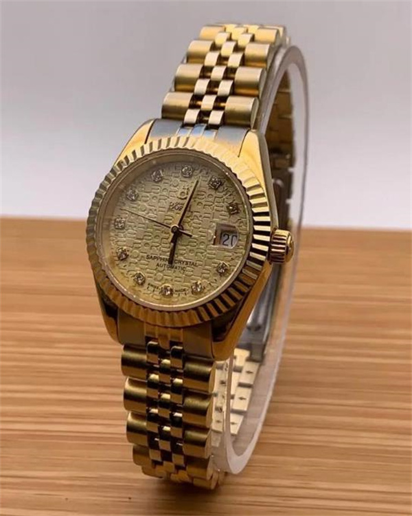 依波路表壳有划痕是啥原因(图) 依波路表壳有划痕是啥原因(图)